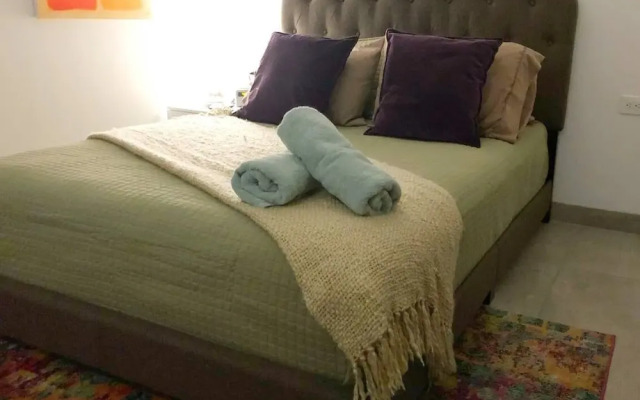 3-br Condo, Partial Ocean View, 2blocks From Ocean