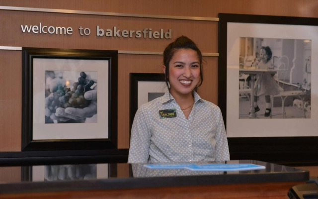 Hampton Inn & Suites Bakersfield North-Airport
