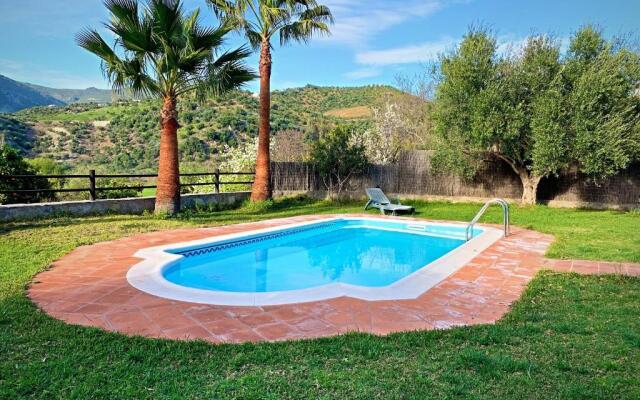 Acogedora casa rural en Zahara de la Sierra