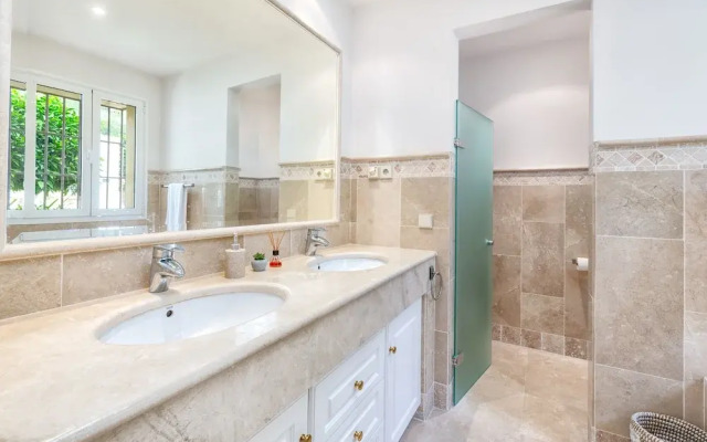 Solaga Villa Los Monteros