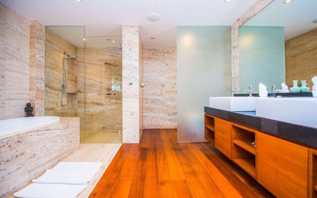 Charming Beachfront Villa on Bangtao