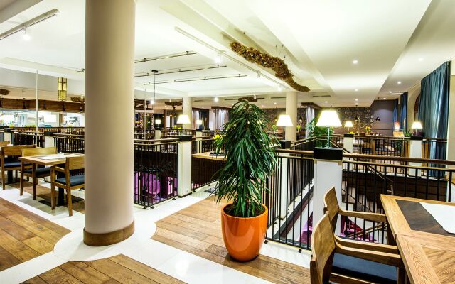 Bristol Tradition and Luxury
