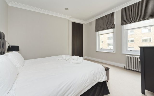 immaculate two bedroom apartment in chelsea by underthedoormat
