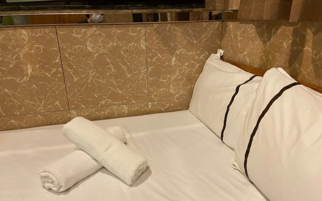 Famous Guesthouse