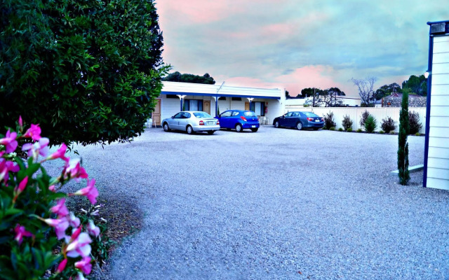 Motel River Bend