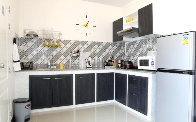 Modern Townhome at the Old City