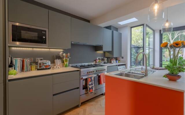 Homely 2 Bedroom House in South East London