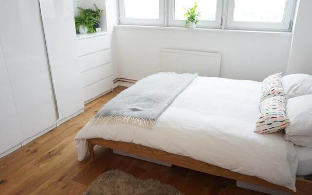 Refurbished 2 Bedroom Flat in Camden