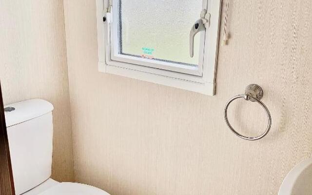 Thorpe Park Cleethorpes Caravan at Lakeside 14