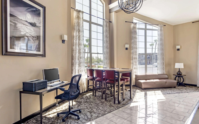 Best Western China Lake Inn