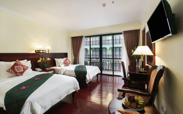 Smiling Hotel