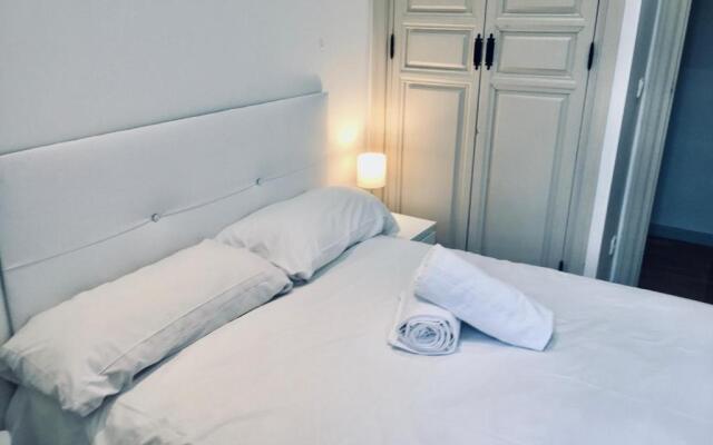 Central Market Parking opcional by Salamancavacacional