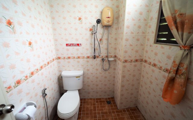 Arunroj Apartment