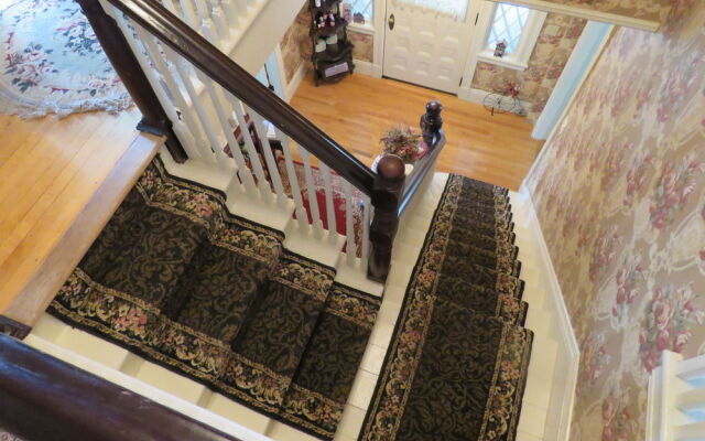 The Sleigh Maker Inn Bed and Breakfast