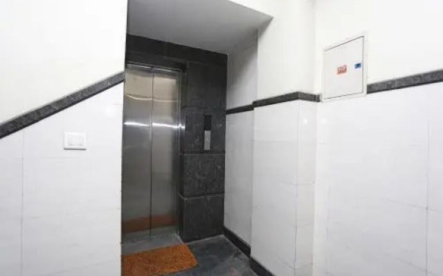 OYO Flagship 26585 Bhera Enclave Paschim Vihar