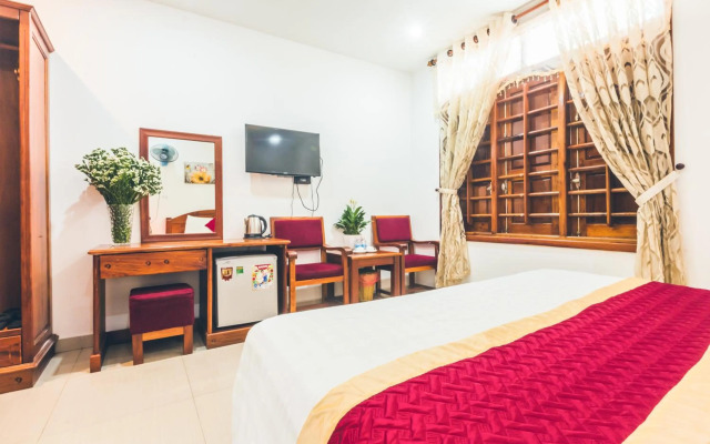 San San Hotel