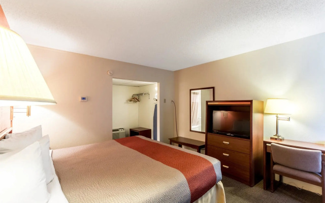 Motel 6 Butte, MT - Historic City Center