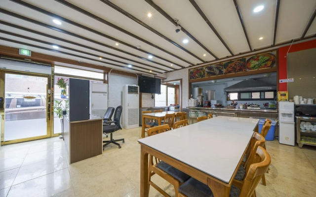 Gyeongju K Hotel &amp; Pension