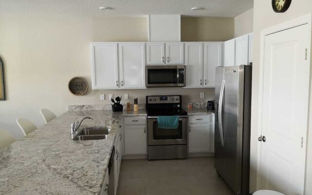 Splendid 4 Bedroom Home Close to Disney 5168