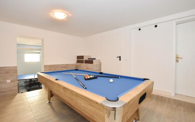 Nice Home in Podstrana With Wifi and 4 Bedrooms