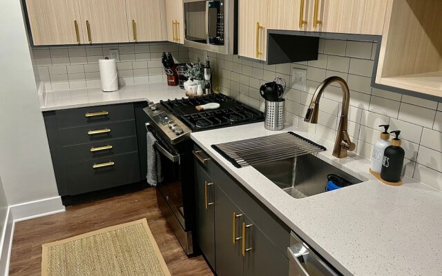 Reagan Airport Apartment