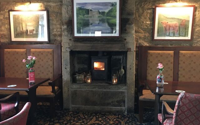 The Hare and Hounds Country Inn