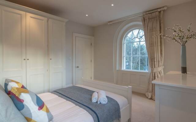 The Liam Neeson Suite by 5STARSTAY