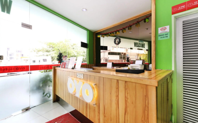 OYO 496 Hotel De Eco Inn