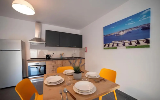 Elise Apartments