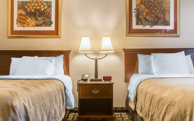 Quality Inn & Suites Palm Island Indoor Waterpark