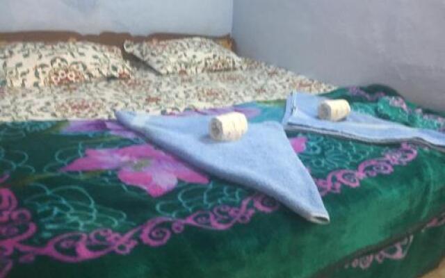 saffron guest house & hostel