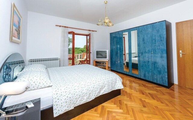 Stunning Home in Zaton Veliki With Wifi and 5 Bedrooms