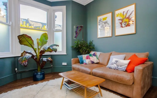 Beautiful 4 Bedroom House in North East London