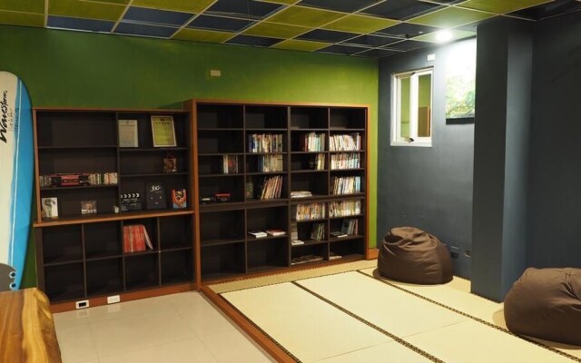 17years old coffee hostel