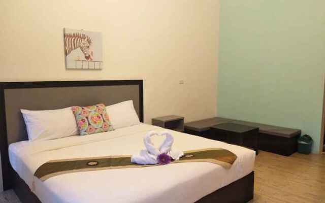 RoomQuest Chonburi Phanat Nikhom