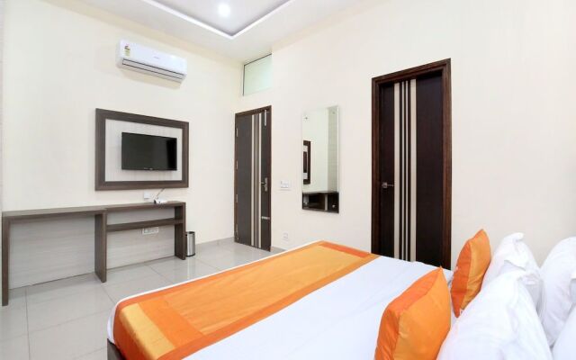 OYO 16443 Hotel Jb