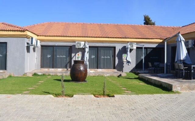 Lana's Boutique Hotel