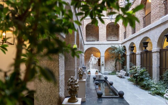 Parador De La Granja