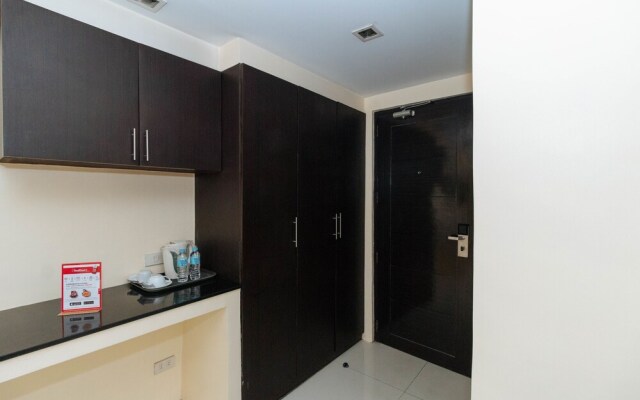 RedDoorz near Quezon City Circle