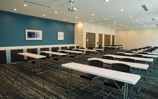 Holiday Inn Express & Suites McCalla - Birmingham West by IHG