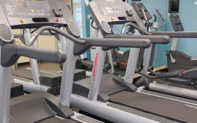 Fairfield Inn and Suites-Canton South