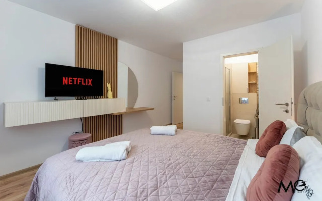 MoHost Sabina - Luxury with Balcony