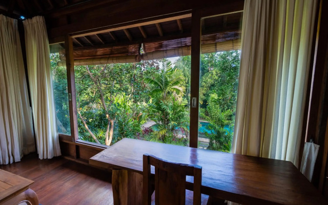 Sari Bamboo Villas