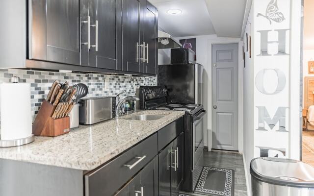 Cozy Modern 1br Apartment - Just 10 Mins From Jfk Airport 1 Bedroom Apts by Redawning