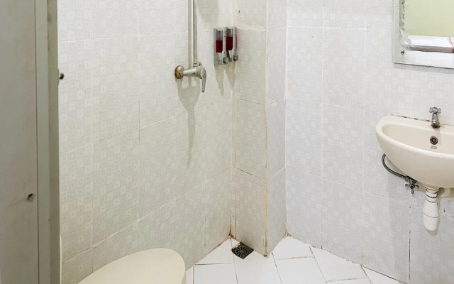 Global Inn Syariah RedPartner near Juanda T1 Airport