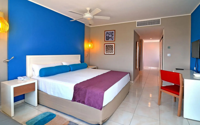Grand Aston Cayo Las Brujas Beach Resort & Spa