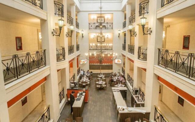 Hotel Plaza de Oro