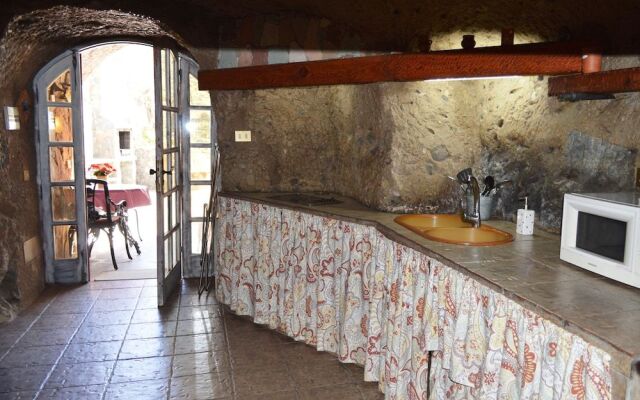 Casa Cueva Las Margaritas