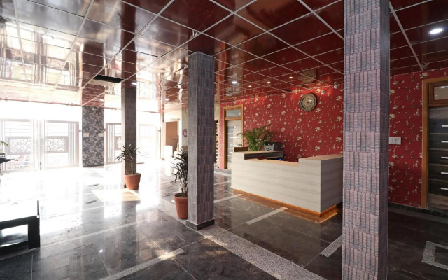 OYO 28244 Hotel The Green Town