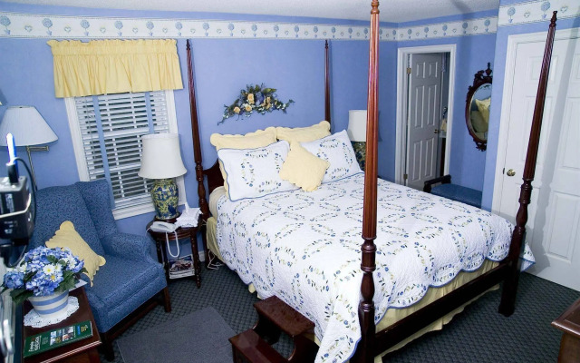 WeatherPine Inn